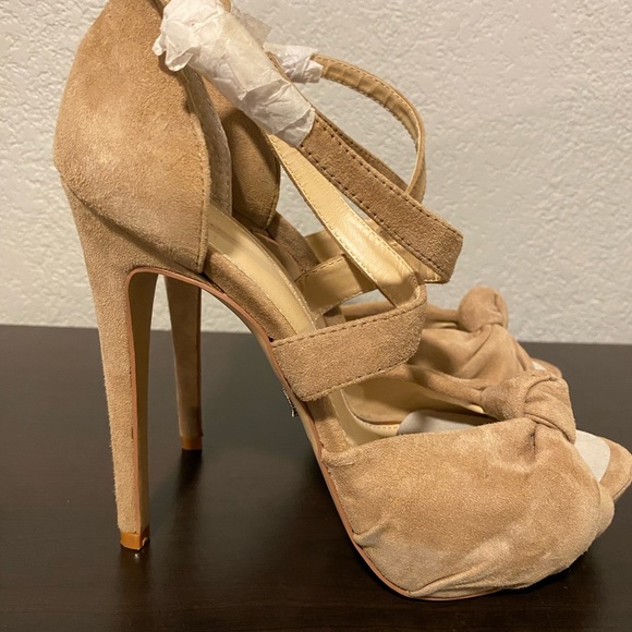 Colin Stuart Victoria’s Secret cross strap suede stiletto spike pump - Picture 2 of 4
